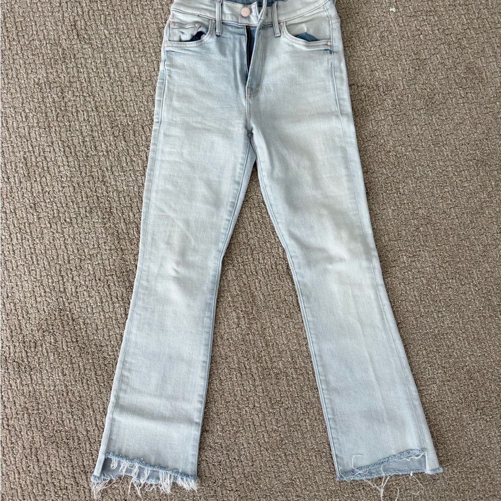 MOTHER Light Wash Insider Crop Step Fray